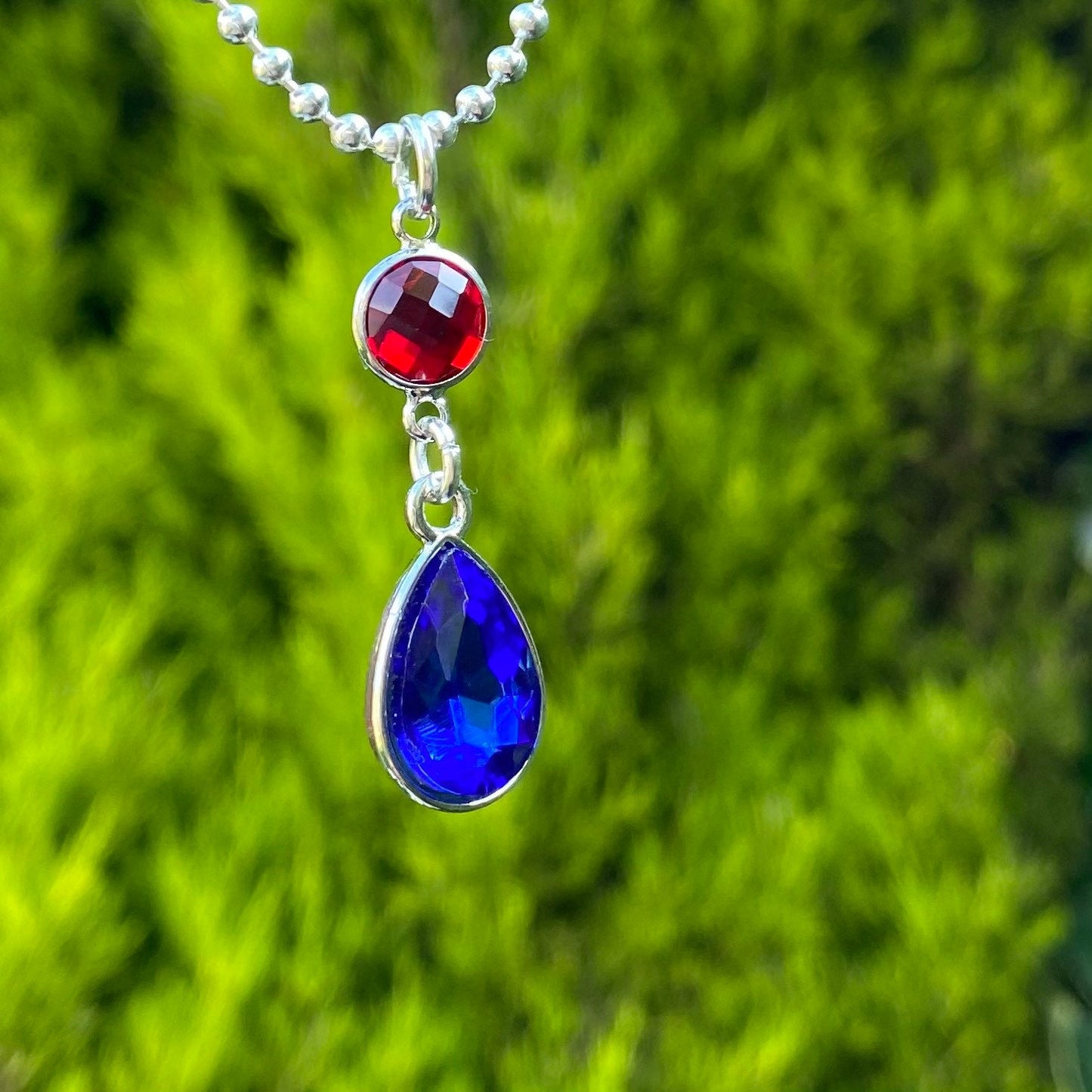 Two gem howls red blue crystal gem pendant silver ball bead necklace.  