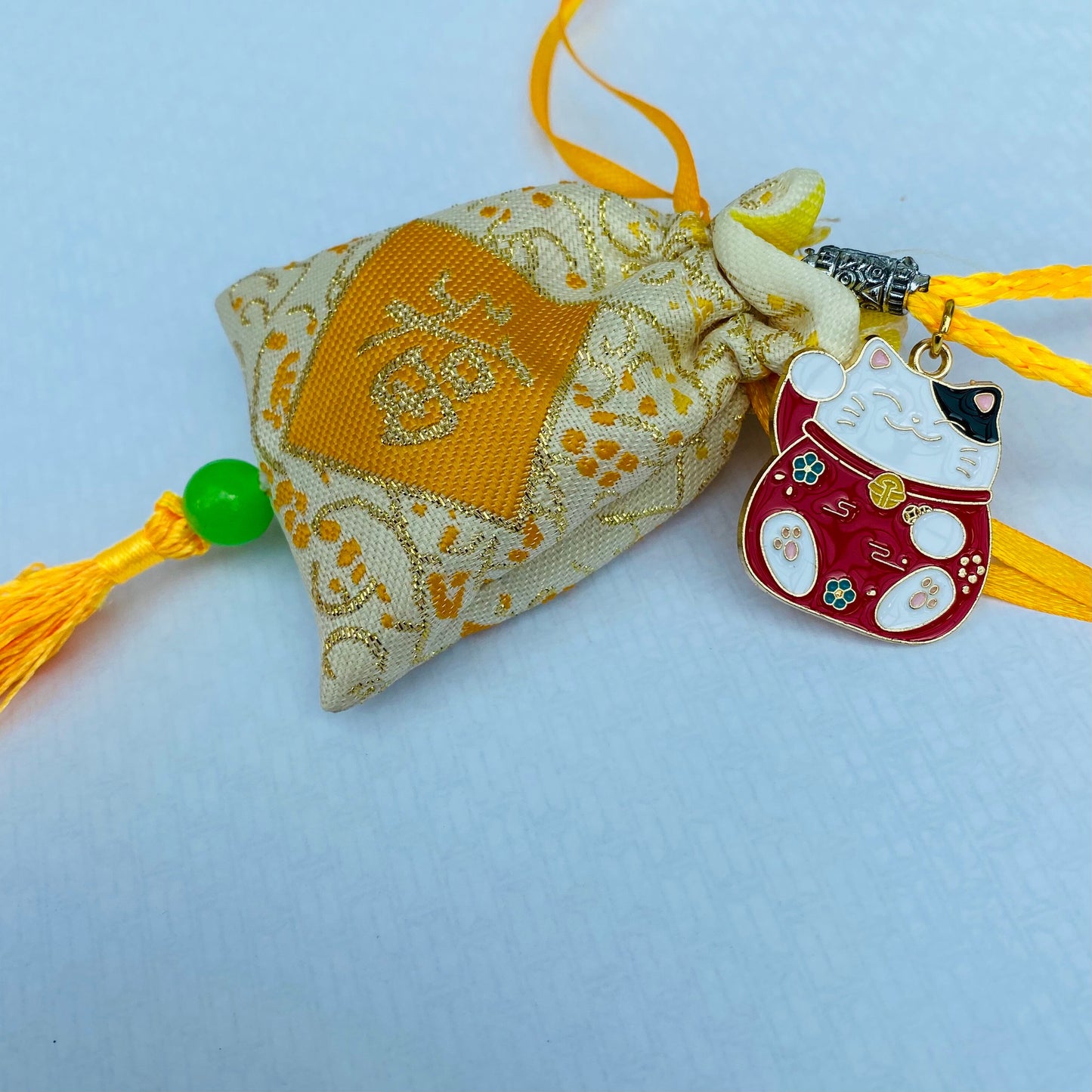 Lucky Chinese maneki neko waving cat pendant charm bag with lucky stones anime success omamori safety gift