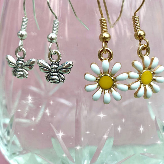 Kawaii daisy flower /bee earrings  korean cosplay  japanese Floral flower sunflower  beehive  festival vibes bee lover hive honey bumblebee